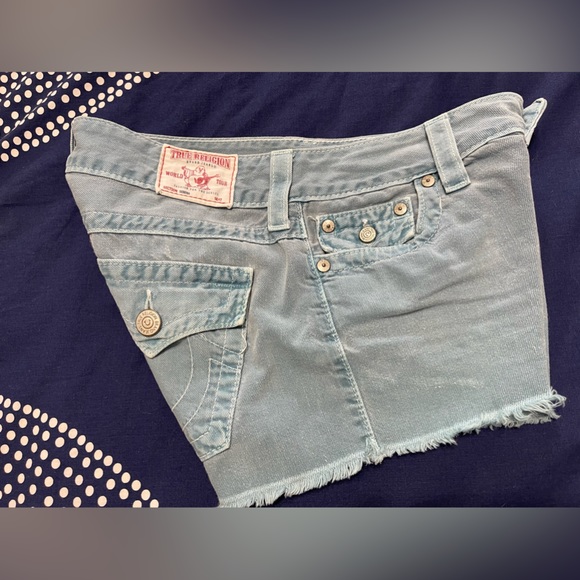 TRUE RELIGION KEIRA CUT OFF BLUE WOMENS SHORT Size 29 - Picture 4 of 9